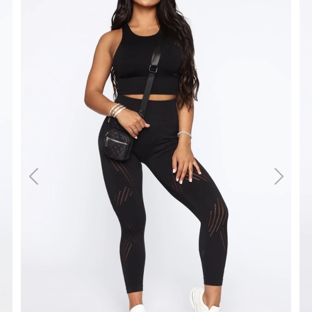 Meditate Infinity Seamless Crop Legging - Black